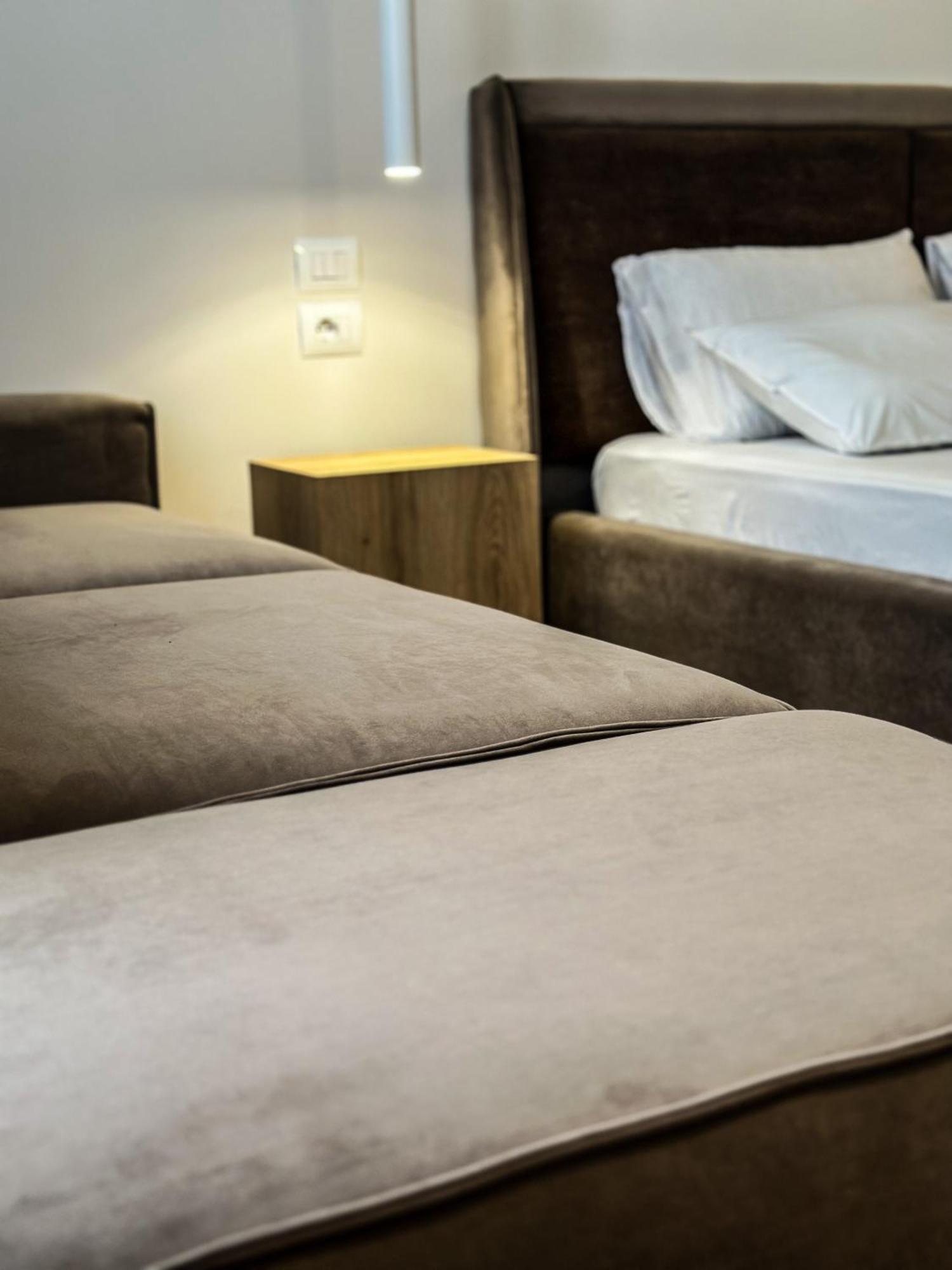 Alexander Rooms & Apartments Durres Luaran gambar
